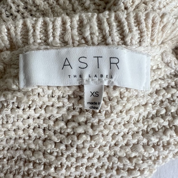 Astr The Label Crochet Crop Top [Sz. XS] - Picture 3 of 7